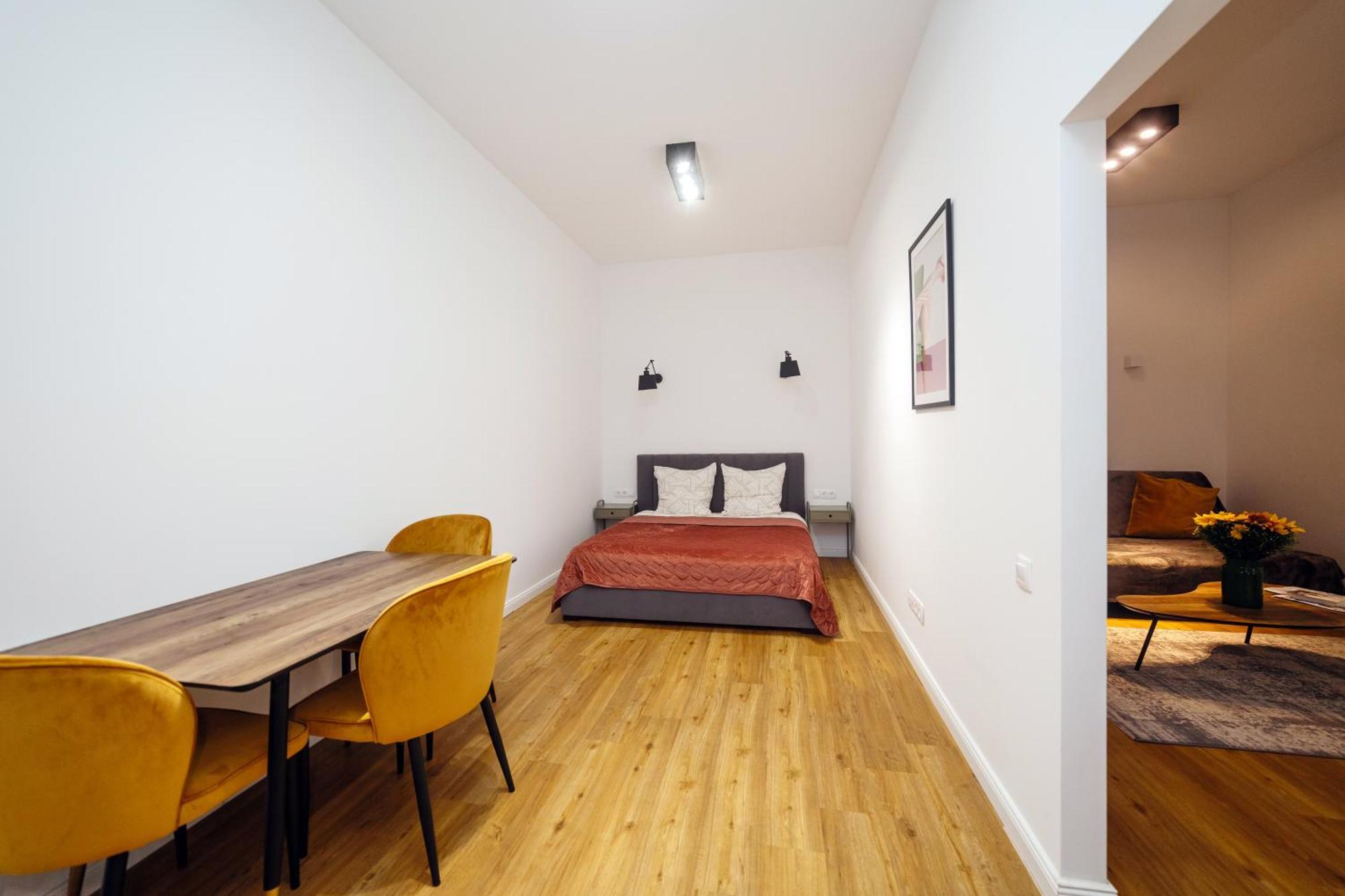 Well Located Cozy Place Львов Экстерьер фото